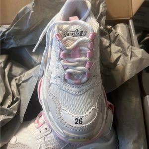 Balenciaga kids sneakers size euro 26 (9.5 US